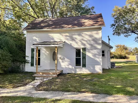 307 E Broad St, South Whitley, IN 46787