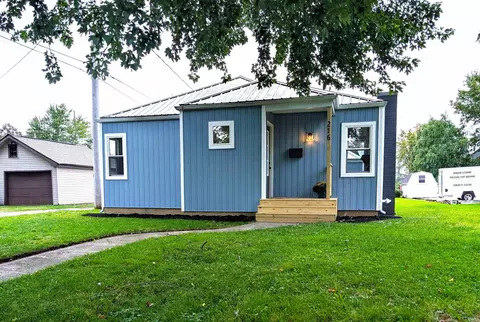 216 N 9th St, Decatur, IN 46733