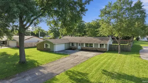 1303 Ludwig Park Dr, Fort Wayne, IN 46825