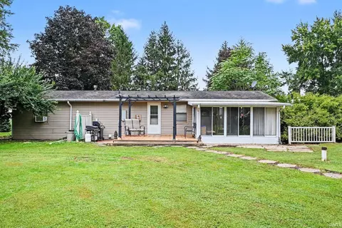 10600 N 250 E Rd, Milford, IN 46542