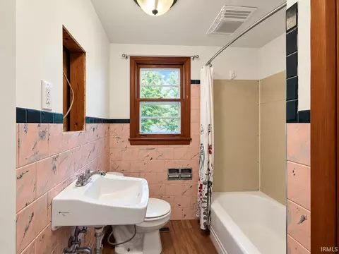 219 S Jefferson St, Bloomington, IN 47401 photo 7