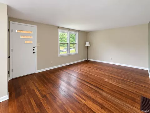219 S Jefferson St, Bloomington, IN 47401 photo 2