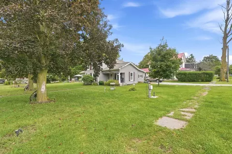Exterior - 701 Sixth St, Howe, IN 46746 photo 3 of 6