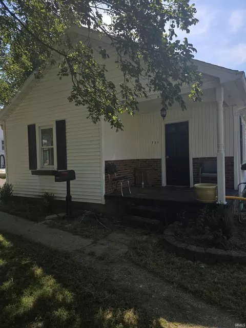 711 E Oak St, Boonville, IN 47601