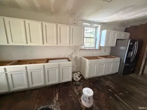 Kitchen - 501 16th St, Bedford, IN 47421 photo 1 of 2