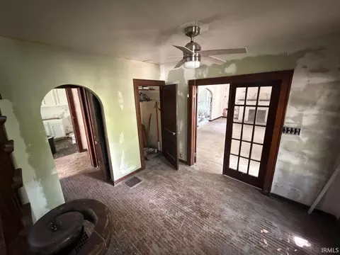 Entry Way - 501 16th St, Bedford, IN 47421 photo 3 of 4