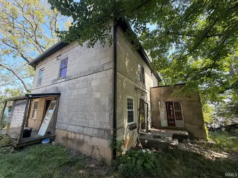 Exterior - 501 16th St, Bedford, IN 47421 photo 2 of 8
