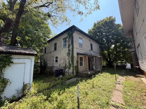 Exterior - 501 16th St, Bedford, IN 47421 photo 7 of 8