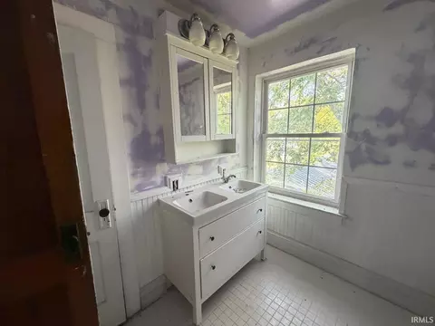 Bath - 501 16th St, Bedford, IN 47421 photo 1 of 2