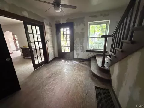 Entry Way - 501 16th St, Bedford, IN 47421 photo 1 of 4