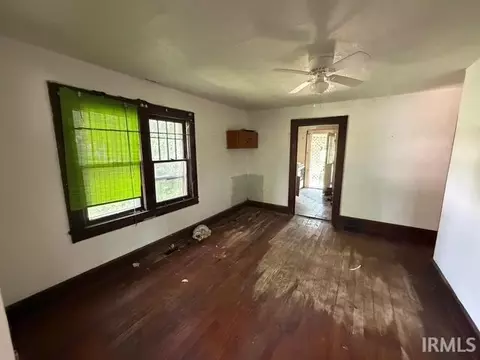Living - 1919 14th St, Bedford, IN 47421 photo 2 of 3