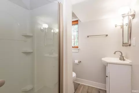 Bath - 603 Eagleson Ave, Bloomington, IN 47401 photo 2 of 4