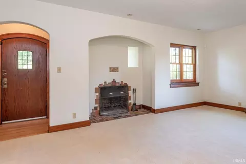 Living - 603 Eagleson Ave, Bloomington, IN 47401 photo 2 of 3