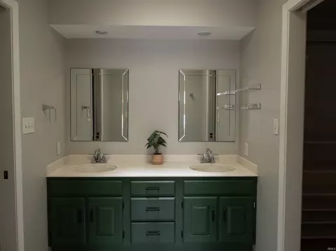 Bath - 2202 E Cape Cod Dr, Bloomington, IN 47401 photo 1 of 5