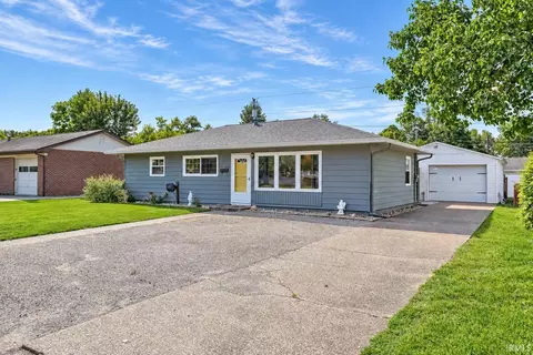 320 W Mill Rd, Evansville, IN 47710