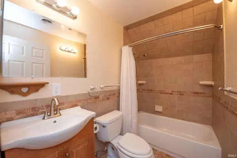 Bath - 7564 N 100 E, Delphi, IN 46923 photo 1 of 1