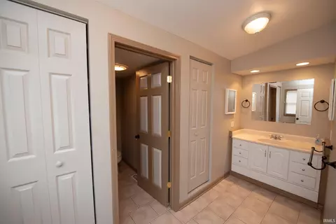 Entry Way - 7564 N 100 E, Delphi, IN 46923 photo 1 of 2