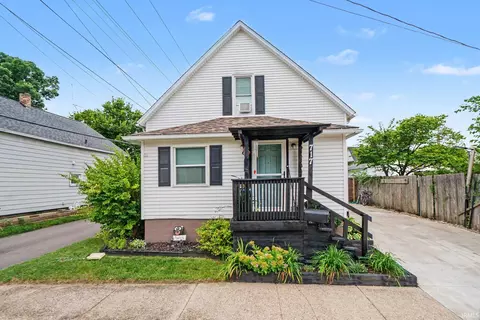 717 N Vine St, Elkhart, IN 46514