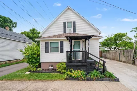 717 N Vine St, Elkhart, IN 46514
