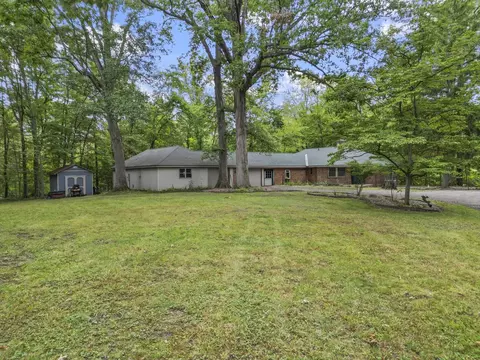 830 W Dogwood Dr, Columbia City, IN 46725
