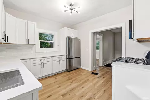 Kitchen - 1114 E Bowman St, South Bend, IN 46613 photo 2 of 2