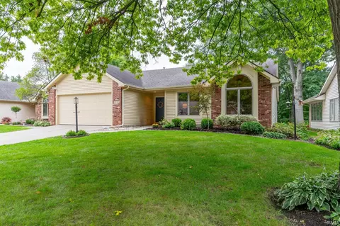 4223 Stillwood Dr, Fort Wayne, IN 46815