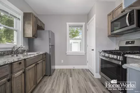 Entry Way - 236 E Fox St, South Bend, IN 46613 photo 1 of 2
