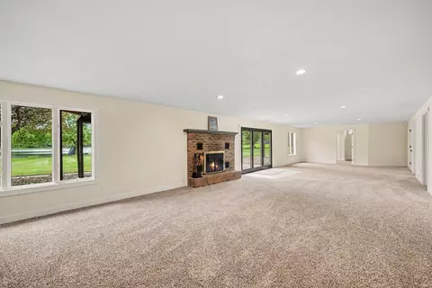 Living - 52105 Arrowhead Cir, Granger, IN 46530 photo 6 of 8