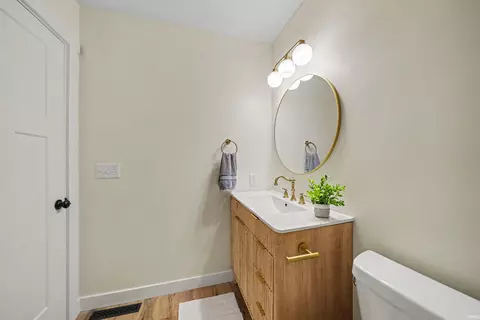 Bath - 52105 Arrowhead Cir, Granger, IN 46530 photo 1 of 5