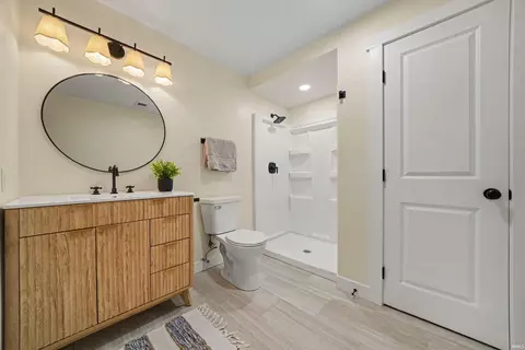 Bath - 52105 Arrowhead Cir, Granger, IN 46530 photo 5 of 5