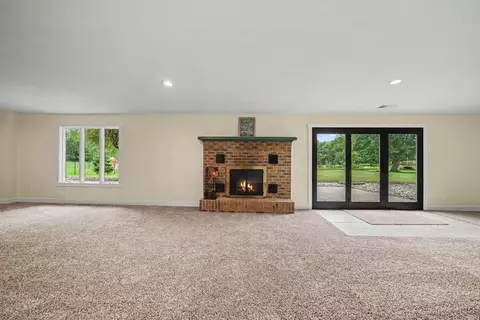 Living - 52105 Arrowhead Cir, Granger, IN 46530 photo 7 of 8