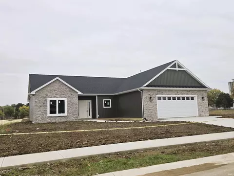 22452 Ash St, Woodburn, IN 46797