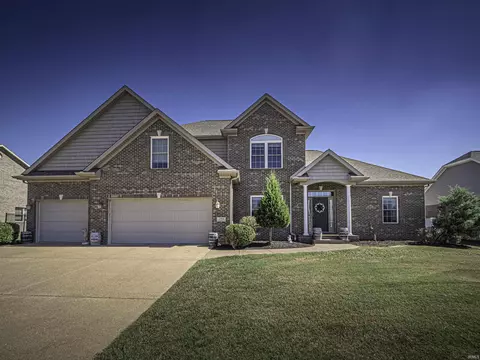 2918 Courtz Ct, Newburgh, IN 47630