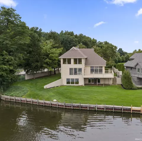 817 Bittersweet Cove Dr, Mishawaka, IN 46544