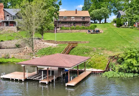 618 Beechwood Dr, Monticello, IN 47960