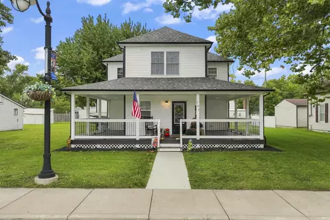 107 E Oxford St, Otterbein, IN 47970