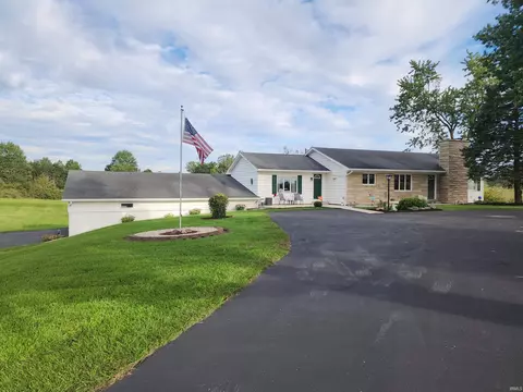 10695 S 200 W Rd, Geneva, IN 46740