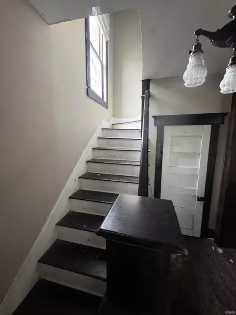 Entry Way - 512 W Frank Street St, Mitchell, IN 47446 photo 1 of 1