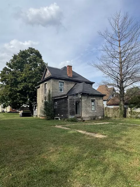 Exterior - 512 W Frank Street St, Mitchell, IN 47446 photo 4 of 6