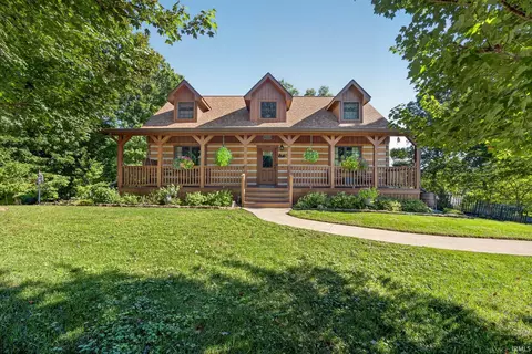130 Pine Hills Dr, Nashville, IN 47448
