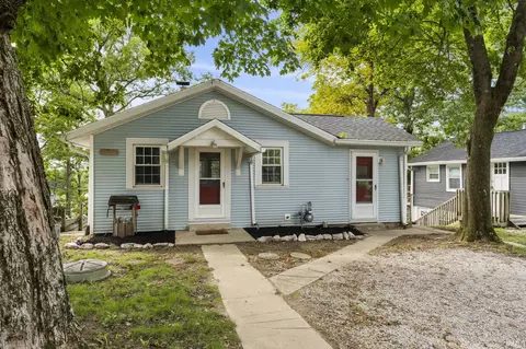 11910 W Breezy Point Dr, Monticello, IN 47960