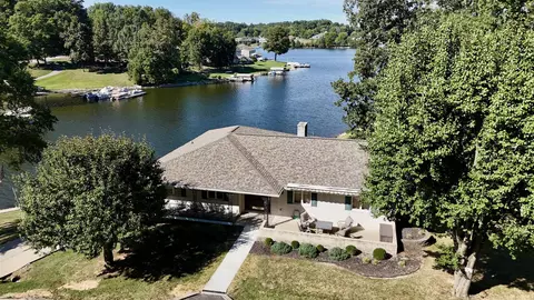 28 W Melchoir Dr, Santa Claus, IN 47579