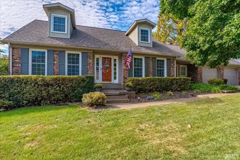 7611 Nottingham Dr, Newburgh, IN 47630