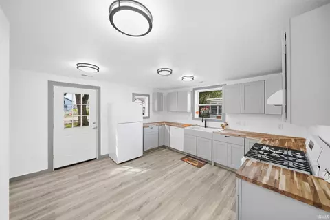 Kitchen - 307 E Covell St, Garrett, IN 46738 photo 2 of 2