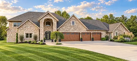 4728 Vandolah Rd, Leo, IN 46765