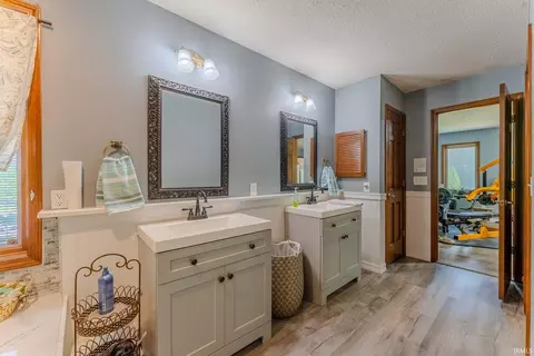 Bath - 660 Lems Way, Wabash, IN 46992 photo 3 of 6