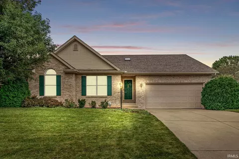 5318 Larkspur Dr, South Bend, IN 46614