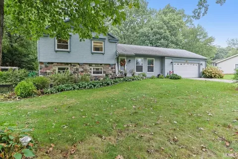 16841 Colony Dr, South Bend, IN 46635