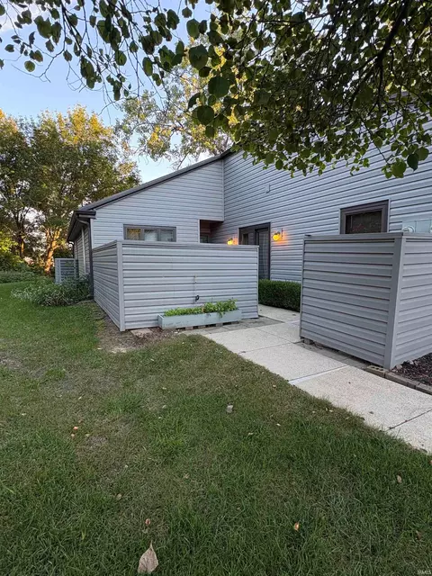 18 Woodspoint Cir, North Manchester, IN 46962