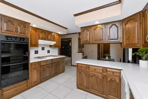 Kitchen - 51200 Pheasant Run Dr, Granger, IN 46530 photo 2 of 4